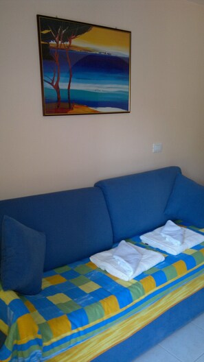 Apartment, 1 Bedroom, Kitchen, Ground Floor | Living area