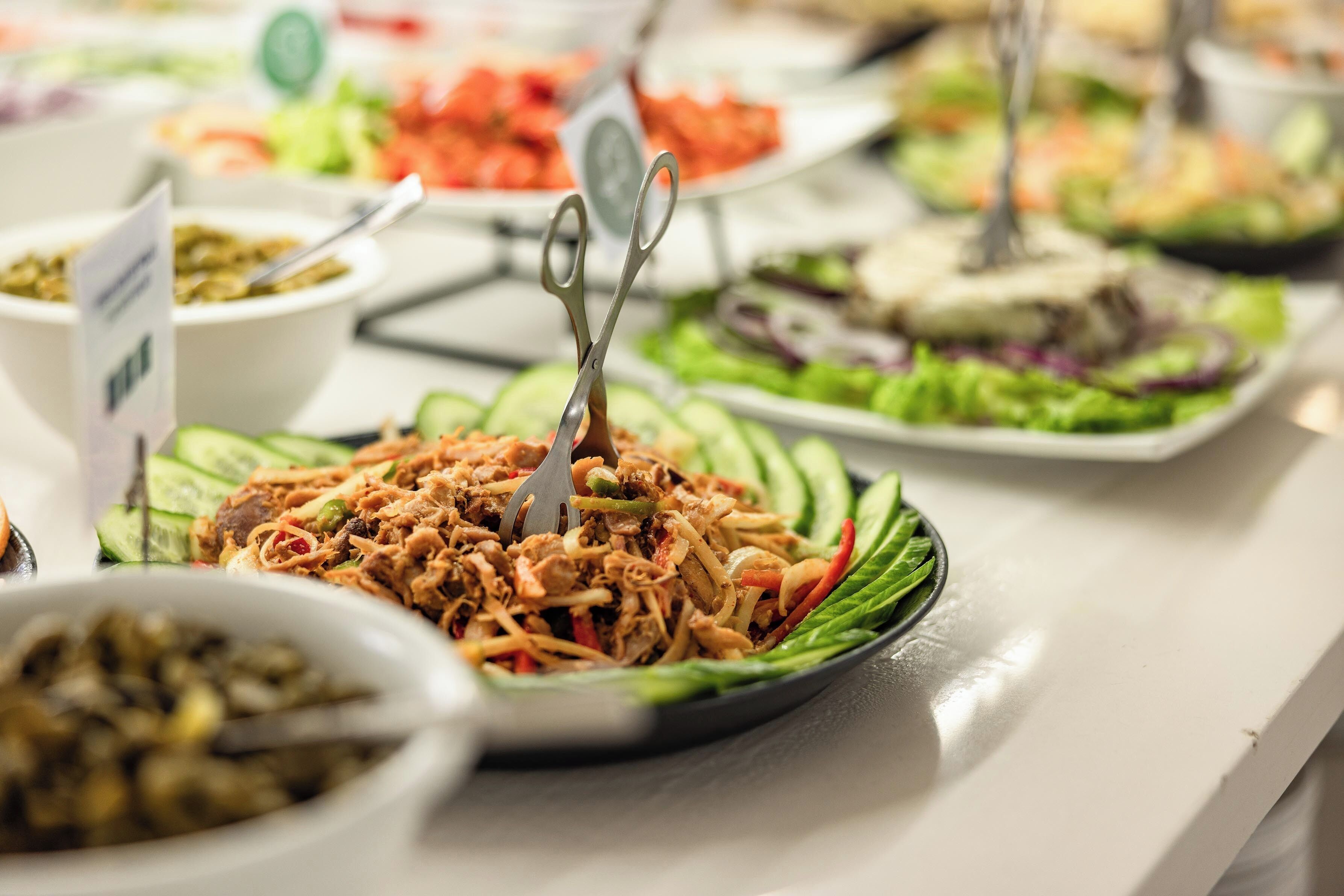 breakfast, lunch, dinner served; international cuisine