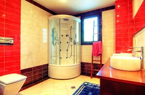 Deluxe Villa, 3 Bedrooms, Sea View | Bathroom