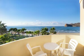 Sea-view apartment: Beach-Front | Memory foam beds, in-room safe, soundproofing, iron/ironing board - Georgina (Chania)