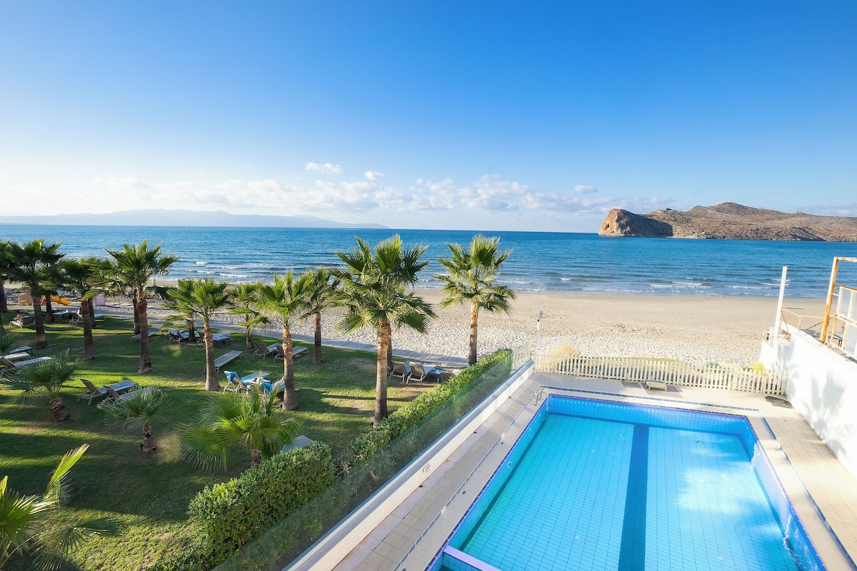 Sea-view apartment: Beach-Front | Zimmersafe, schallisolierte Zimmer, Bügeleisen/Bügelbrett