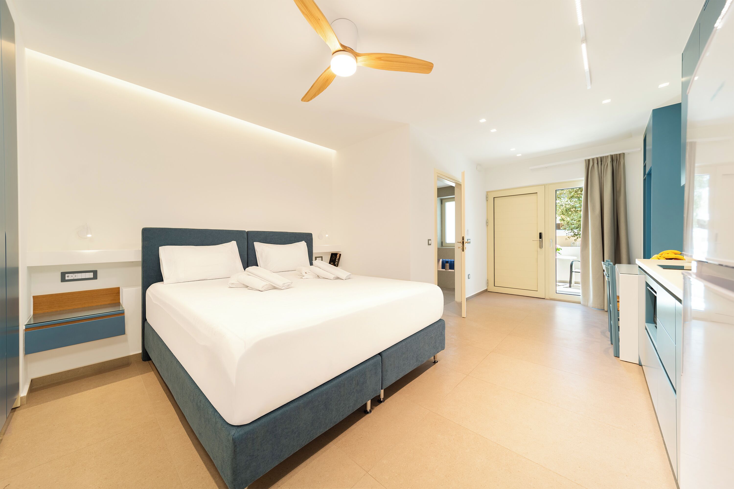 Ground Floor Studio | Memory foam beds, in-room safe, soundproofing