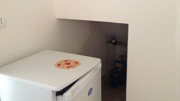 Studio, Balcony, City View | Mini-refrigerator