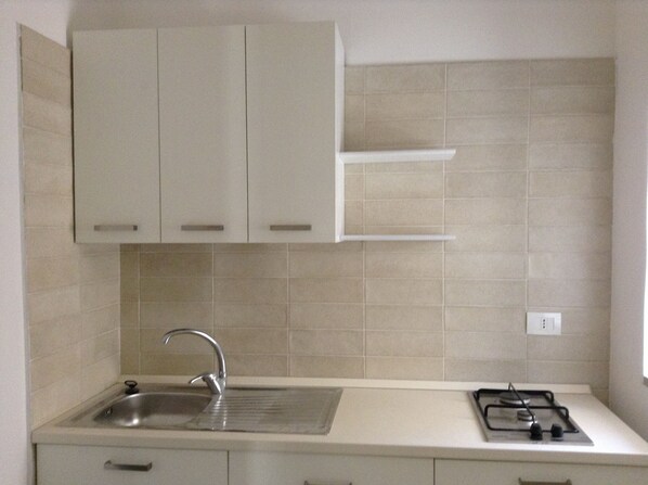 Studio, Balcony, City View | Private kitchen | Fridge, microwave, stovetop, coffee/tea maker - Come In Sicily - Balcone In Centro (Ragusa)