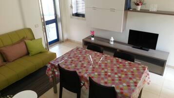 Exclusive House, 2 Bedrooms, 2 Bathrooms, Ocean View | Living area | Flat-screen TV