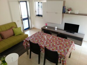 Exclusive House, 2 Bedrooms, 2 Bathrooms, Ocean View | Living area | Flat-screen TV