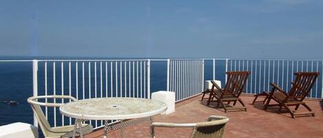 Superior Apartment, 1 Bedroom, Ocean View, Oceanfront | Terrace/patio