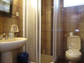 Romantisches Apartment, 1 Schlafzimmer, Stadtblick | Badezimmer