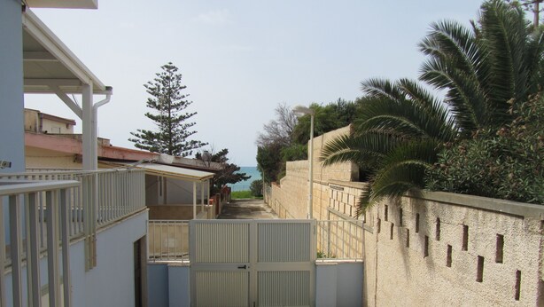 Unclassified image, 1 of 19, button - Come In Sicily - Beachfront House (Santa Croce Camerina)