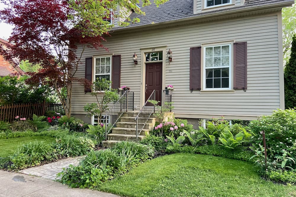 Antique Slumber Old Town Bed & Breakfast