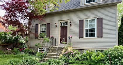 Antique Slumber Old Town Bed & Breakfast