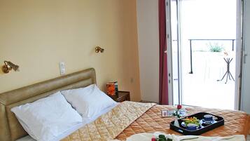 Double Room (1 Adult & 1 Child) | Minibar, in-room safe, desk, soundproofing