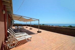Standard-Apartment, 1 Schlafzimmer, Meerblick | Terrasse/Patio
