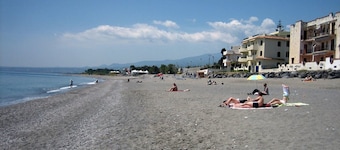 Comeinsicily - Rocce Nere