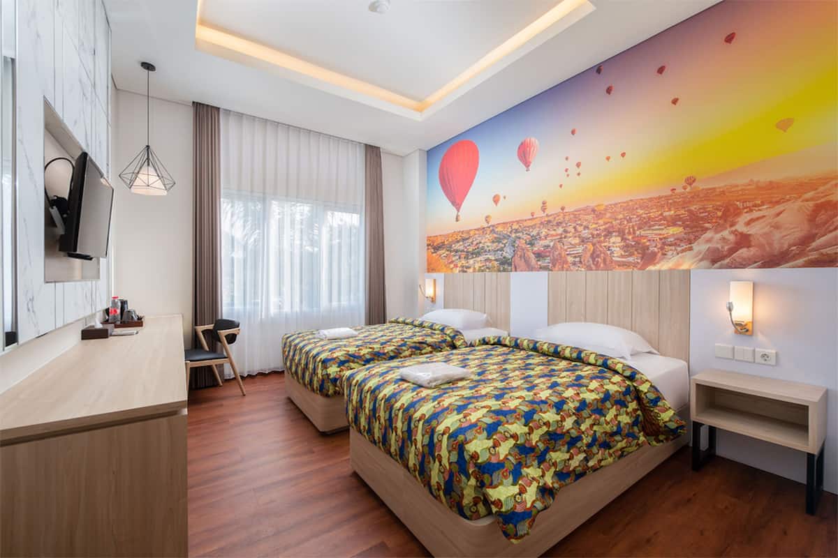 Deluxe Twin Room | Minibar, free WiFi