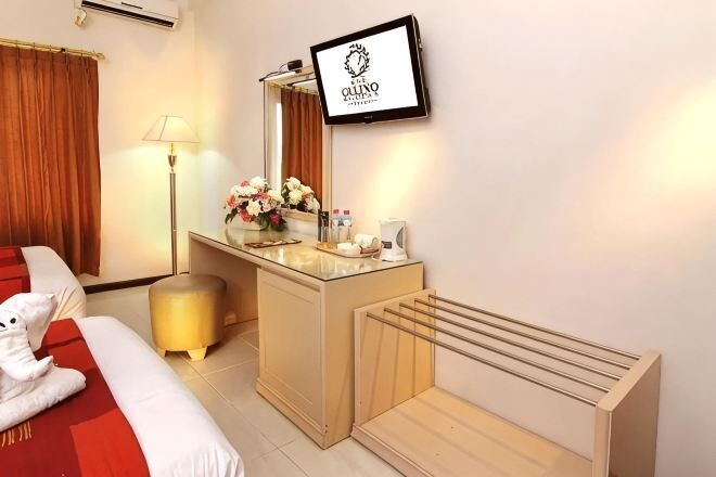 Minibar, free WiFi