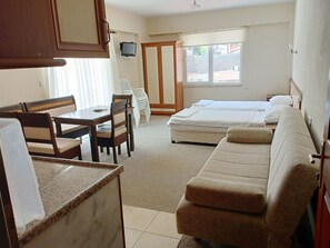 อพาร์ทเมนท์, ห้องครัว (1+1) | โต๊ะทำงาน, ห้องเก็บเสียง, Wi-Fi ฟรี, ผ้าปูที่นอน