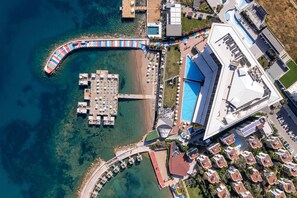 Privat strand, gratis transport till/från stranden och solstolar