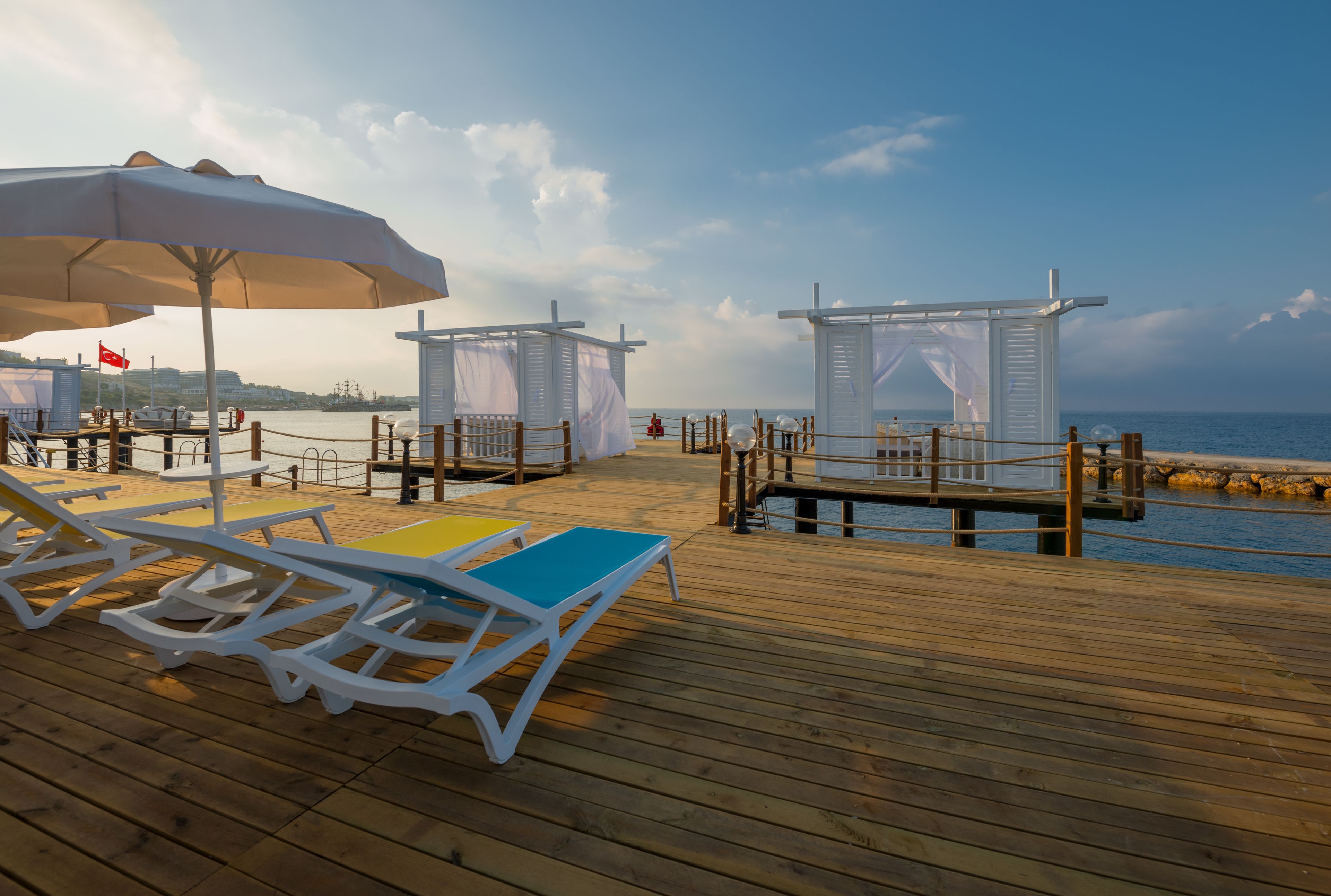 Private beach, free beach shuttle, sun loungers, beach umbrellas