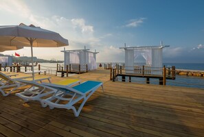 Private beach, free beach shuttle, sun-loungers, beach umbrellas - Mary Hotels Alanya (Alanya)