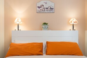 Kamar Keluarga, kamar terhubung, pemandangan kota | Minibar, brankas, meja kerja, dan kedap suara