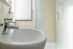Hair dryer, towels - Catania Inn (Catania)