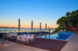 Outdoor pool, pool loungers