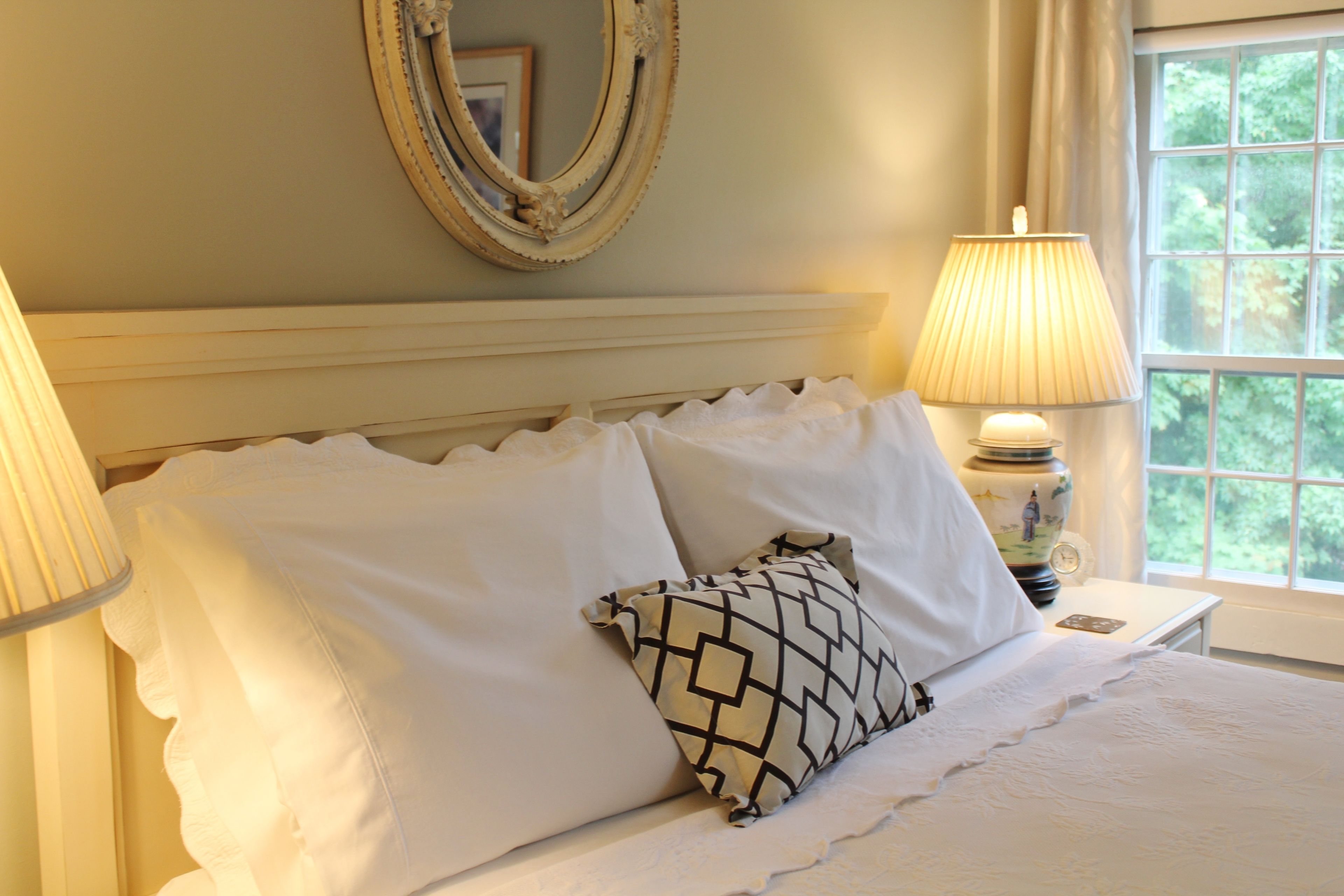 Premium Room, 1 Queen Bed | In-room safe, iron/ironing board, free WiFi