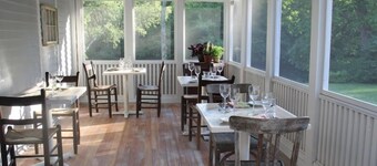 King Hill Inn & Kitchen