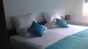 2 bedrooms, premium bedding, in-room safe, blackout curtains