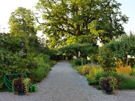 Junior Suite, 1 Bedroom | Garden