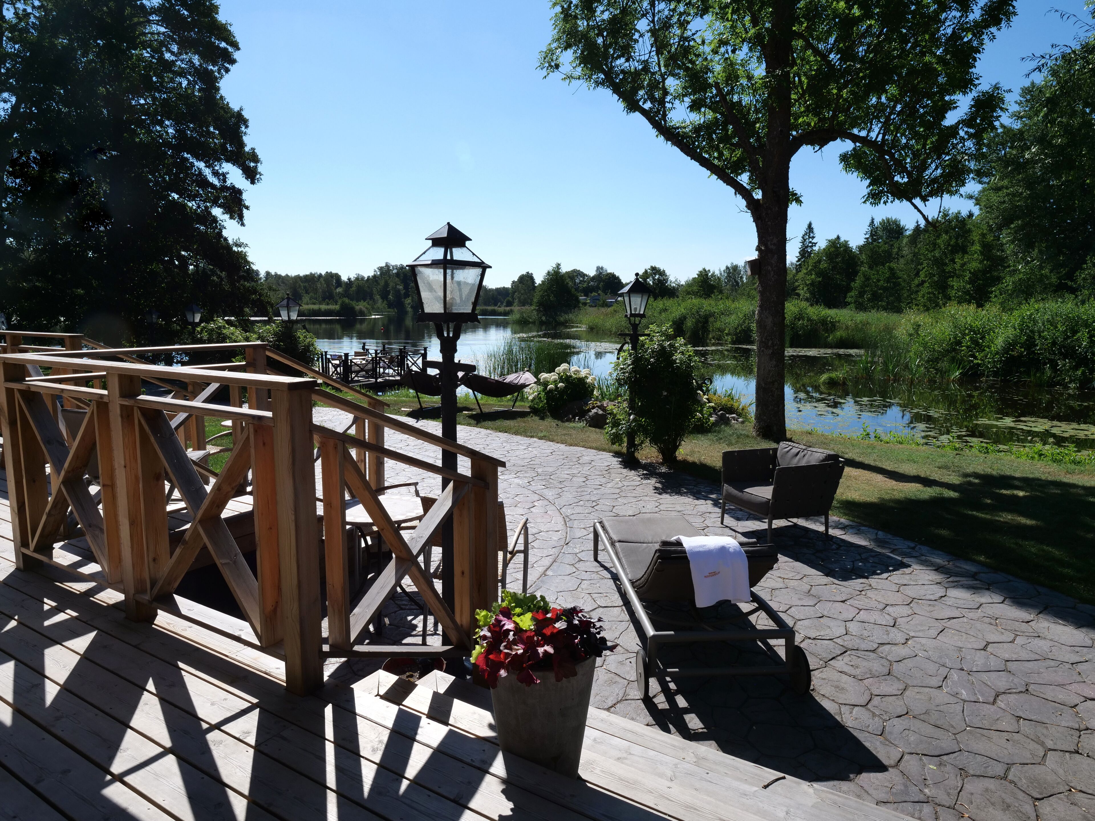 sauna, hot tub, body treatments, body wraps, body scrubs, massages