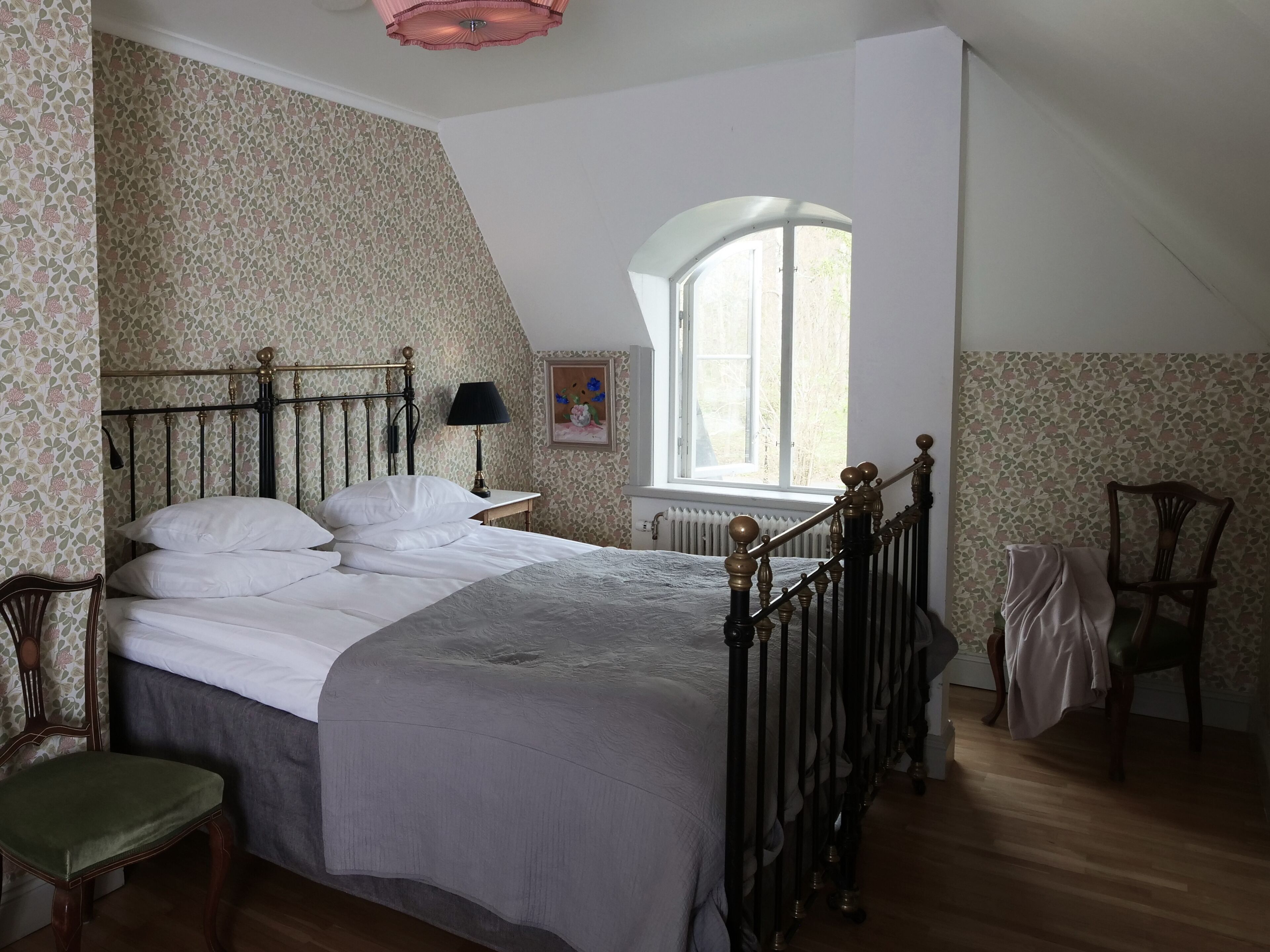 Wifi gratis y ropa de cama 