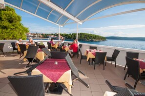 Frühstück, Mittagessen, Abendessen, mediterrane Küche 