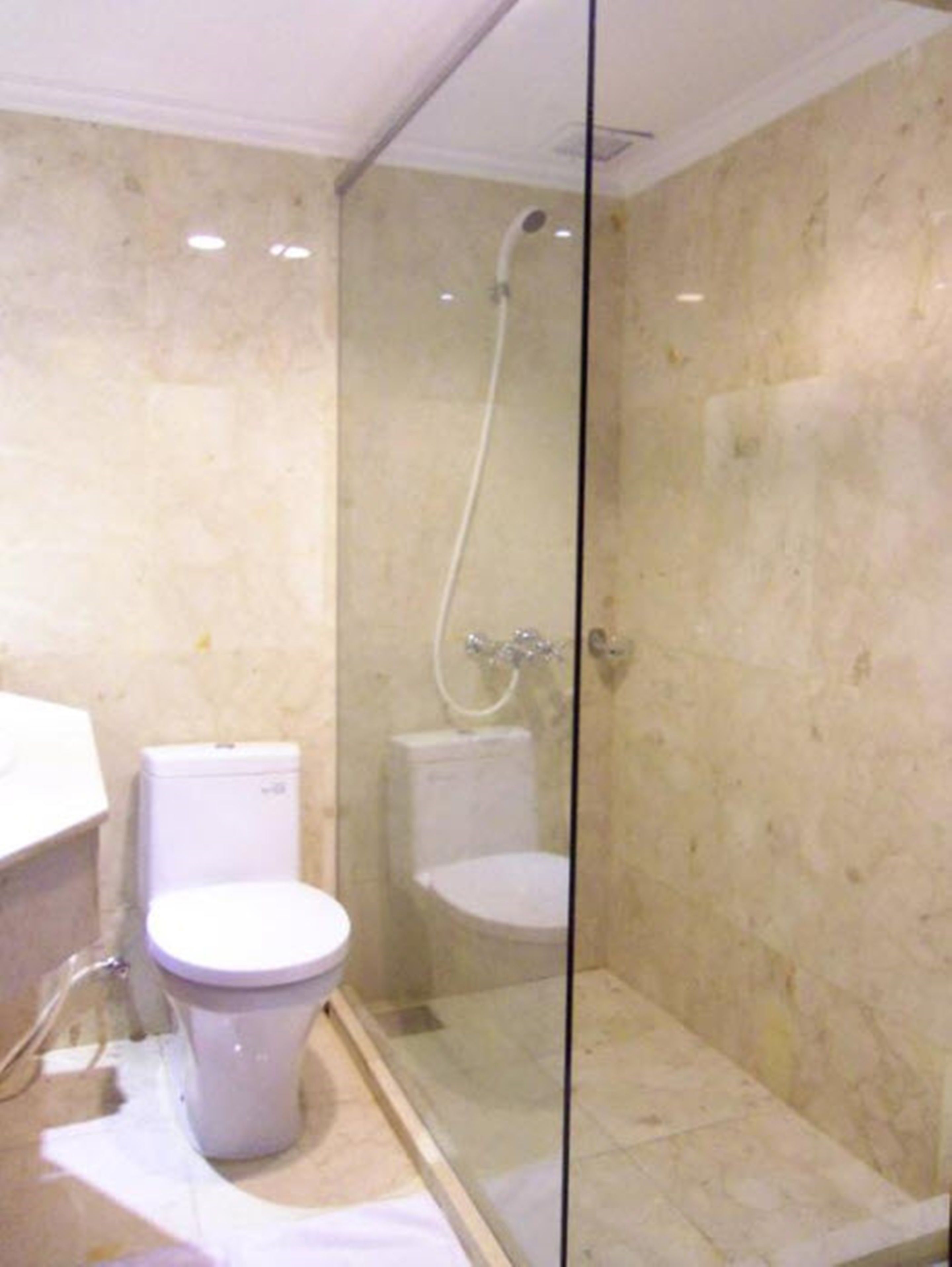 shower, free toiletries, hair dryer, slippers