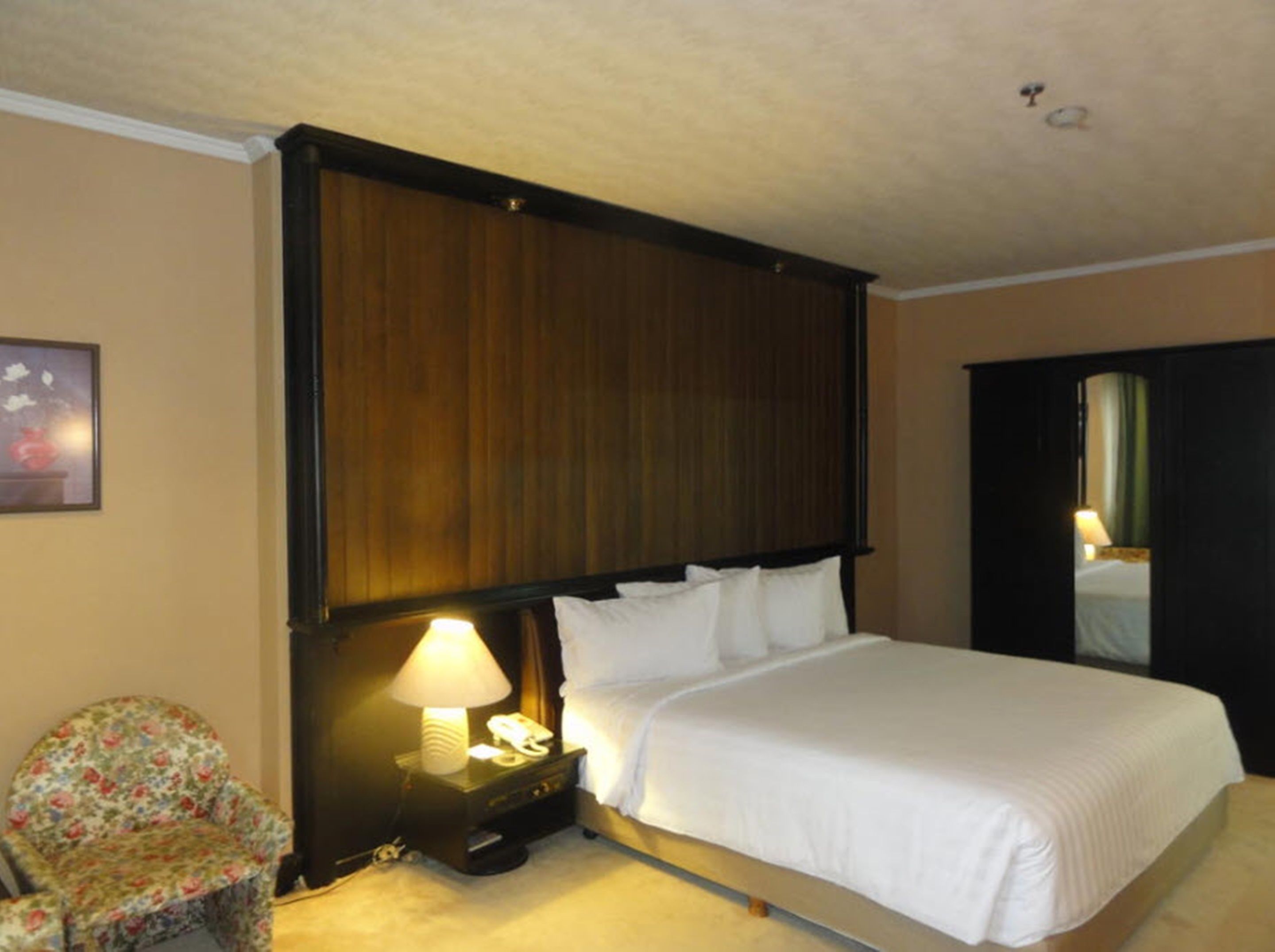 executive suite | desk, laptop workspace, free wifi