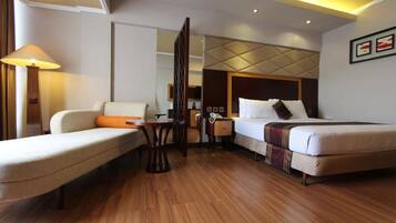 Deluxe Room | Desk, laptop workspace, free WiFi