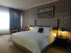 Escritorio, espacio para trabajar con un portátil, wifi gratis