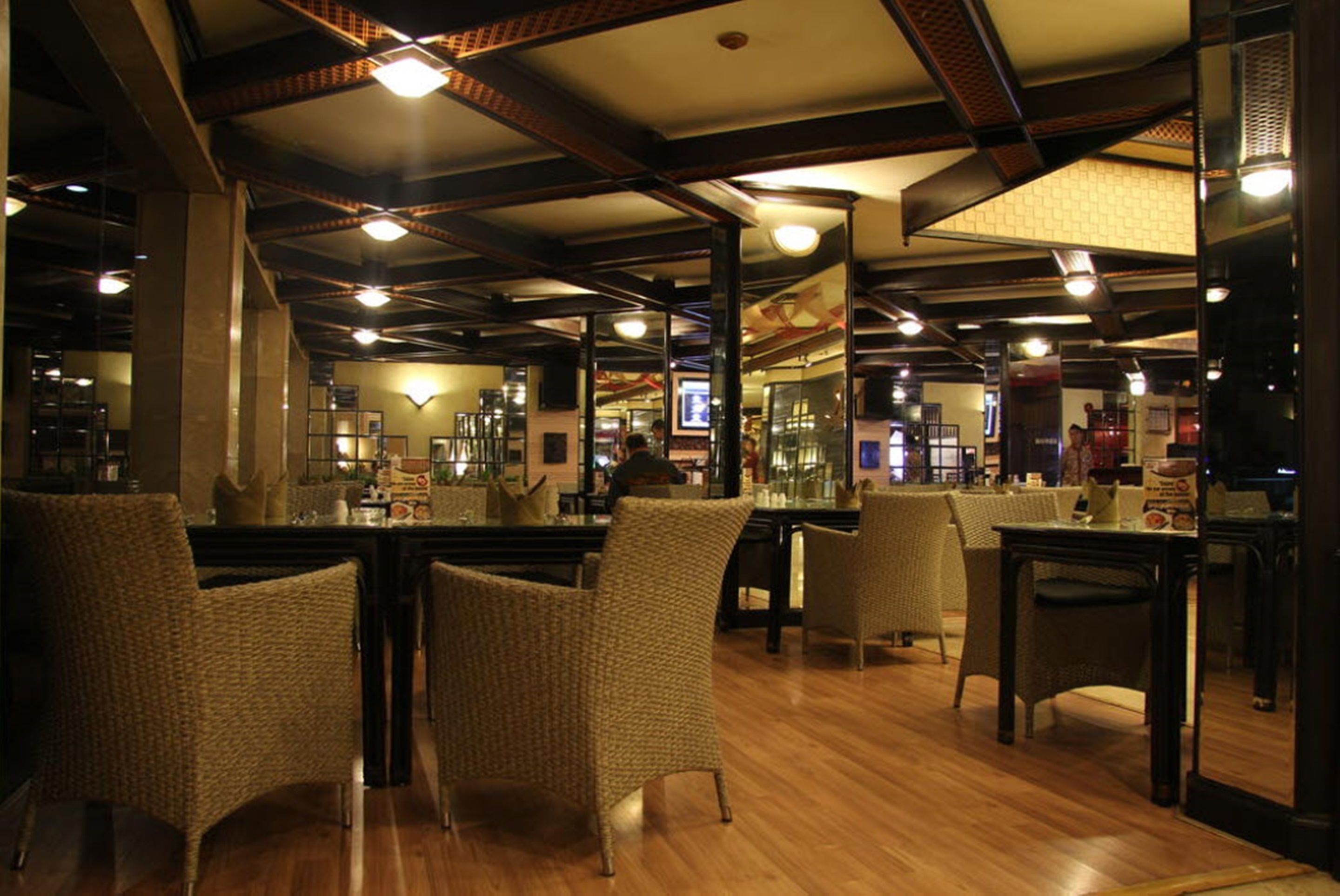 3 restaurants, breakfast, lunch, dinner served; japanese cuisine