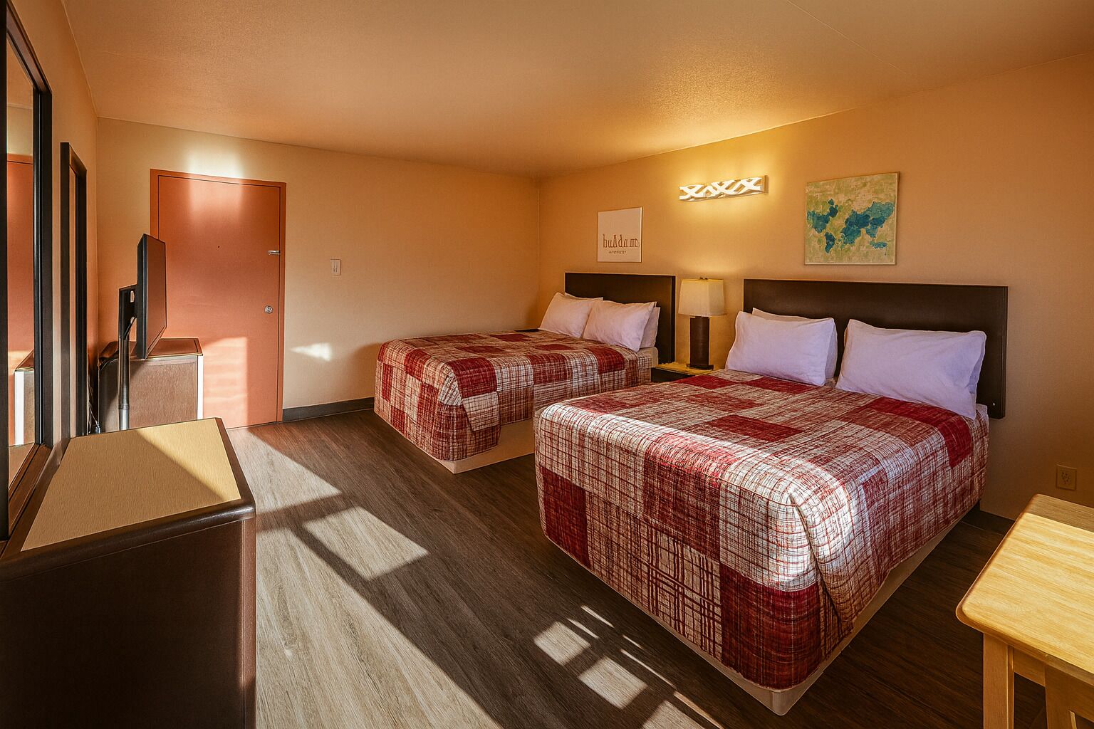 ห้องคลาสสิก, เตียงใหญ่ 2 เตียง, ปลอดบุหรี่ | เตียงเสริม/เปล, Wi-Fi ฟรี