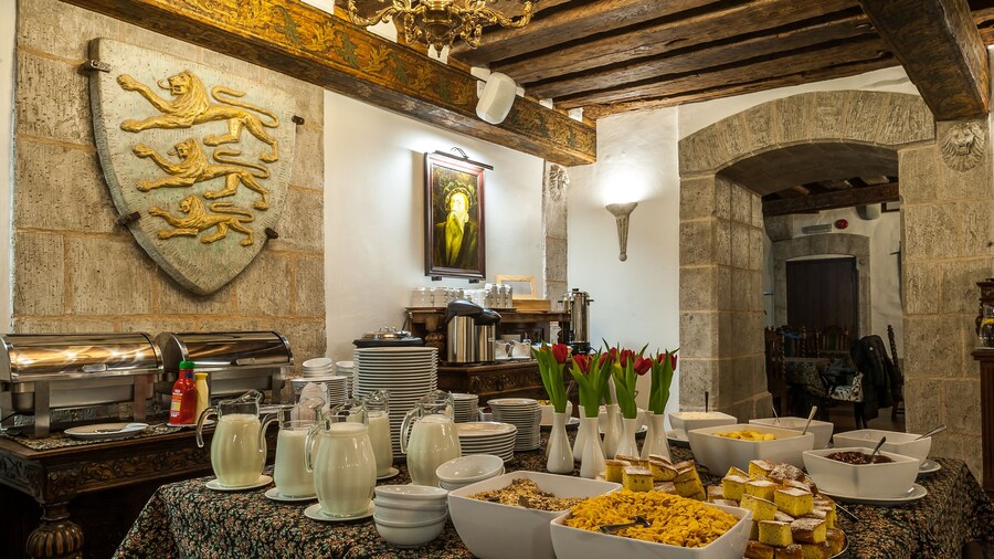 Three Crowns Residents