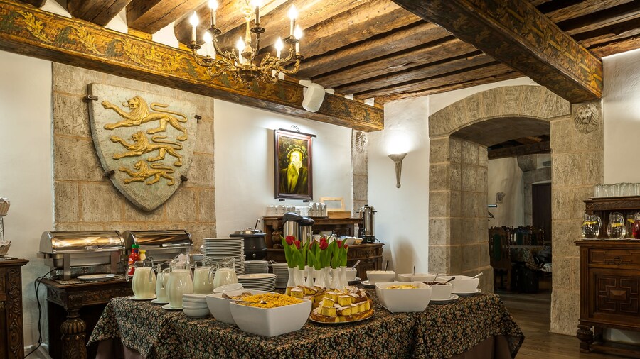 Three Crowns Residents