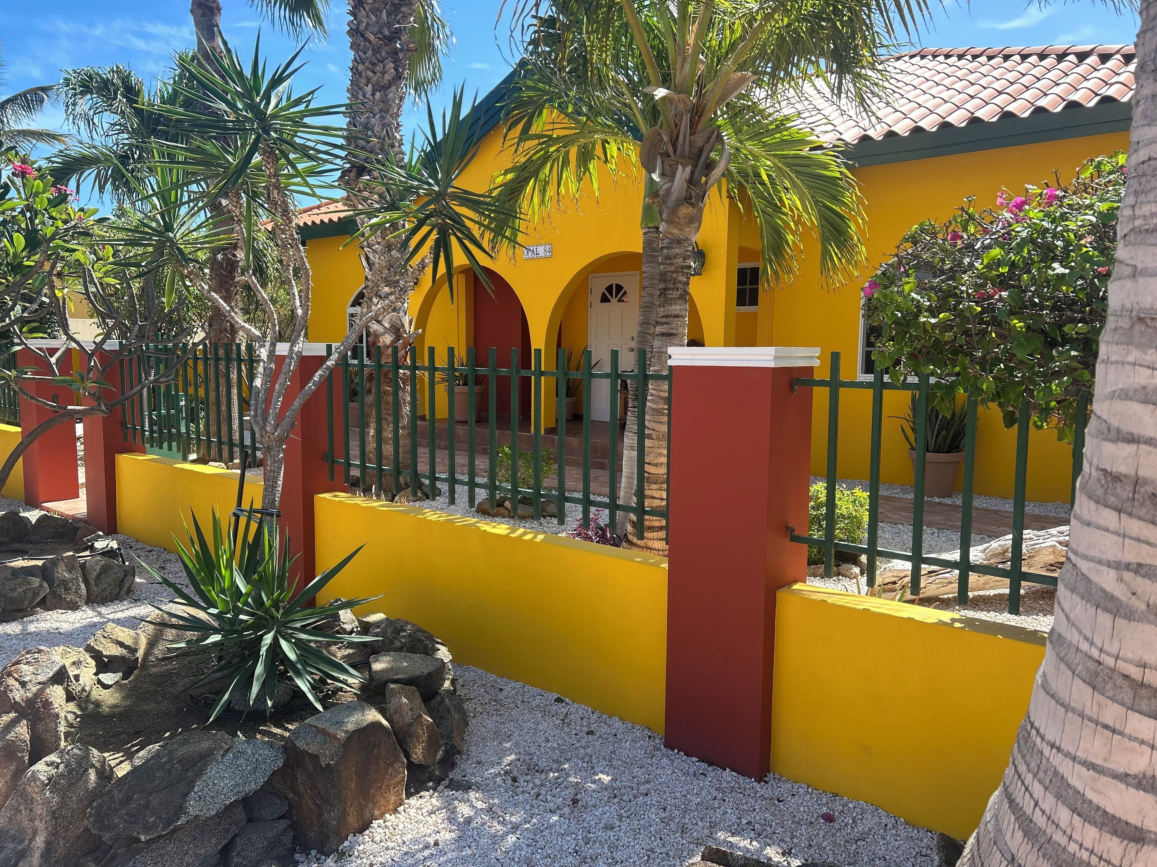 ด้านหน้าที่พัก