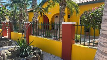 Bagian depan properti