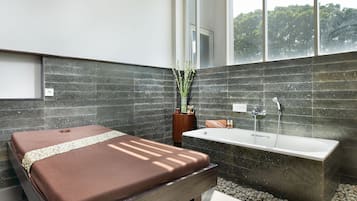 Couples treatment room(s), body scrubs, facials, reflexology