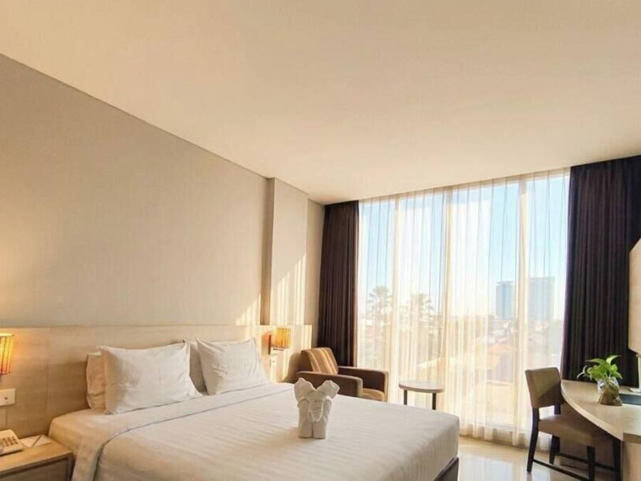 In-room safe, free WiFi, bed sheets, wheelchair access