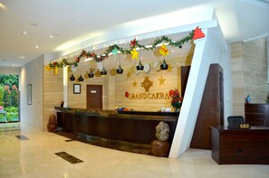 Reception - Grand Cakra Hotel (Malang)