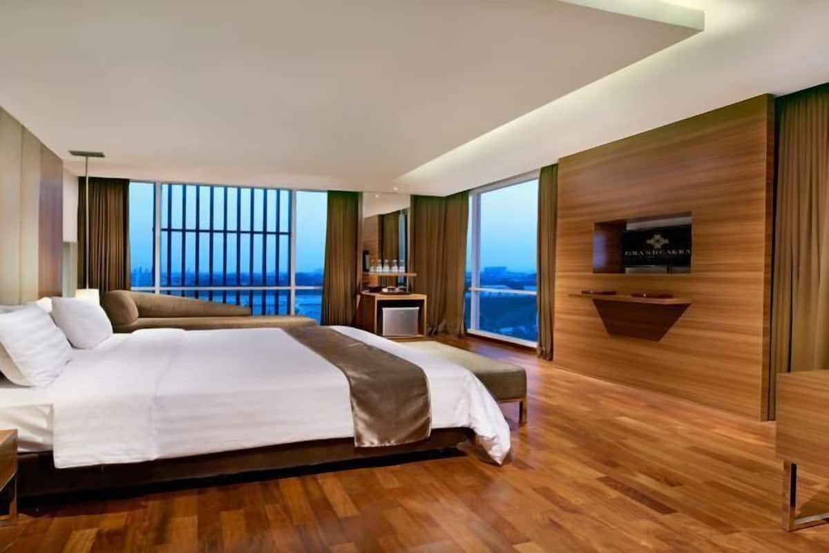 In-room safe, free WiFi, bed sheets, wheelchair access