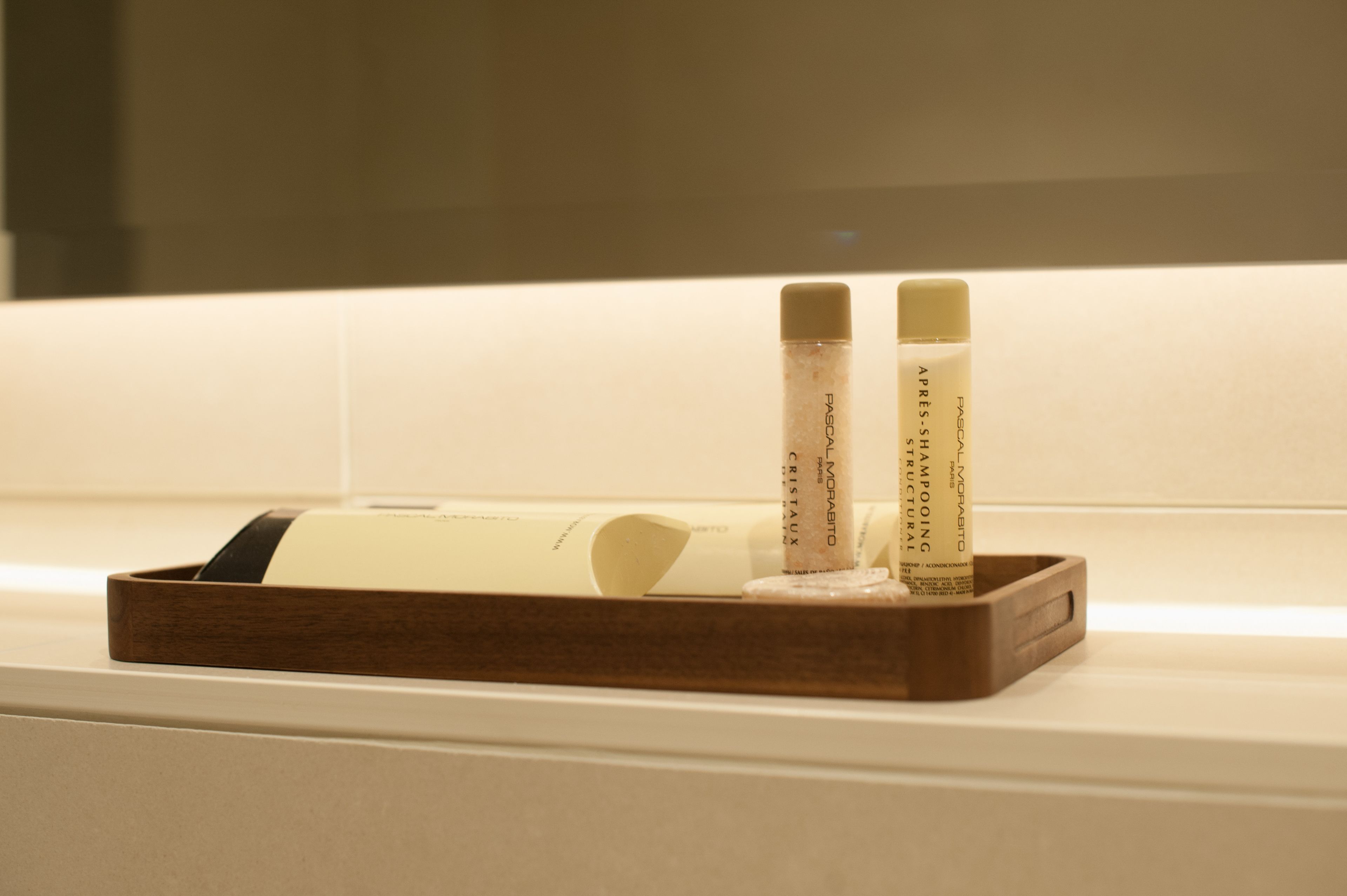 budget single room | bathroom amenities | combined shower/bathtub, free toiletries, hair dryer, towels