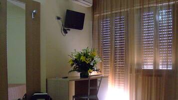 Bureau, Wi-Fi gratuit, draps fournis